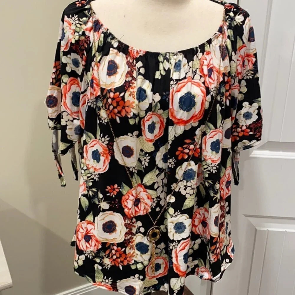 Discreet blouse